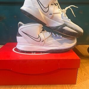 Nike Kyrie infinity